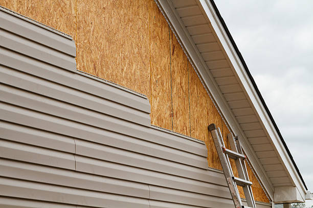 24/7 Emergency Siding Repair experts in Long Lake, IL